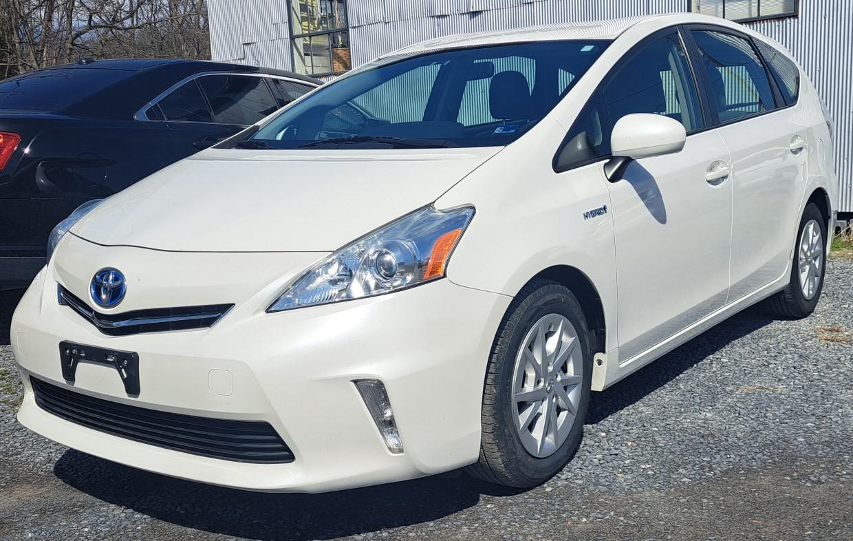 2012 Toyota Prius V Three - 081584